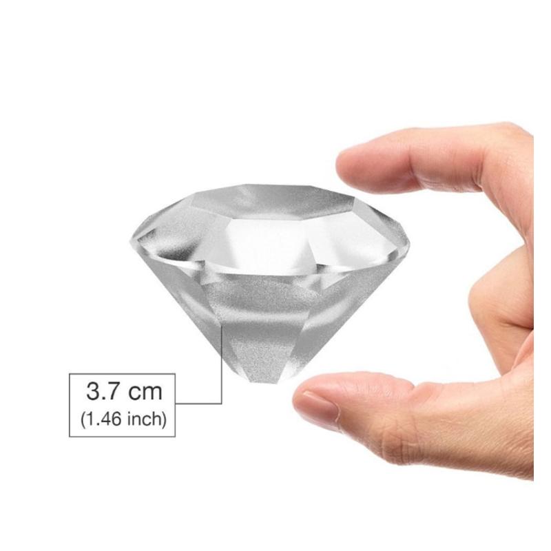 Cuburi de gheata in forma de diamant