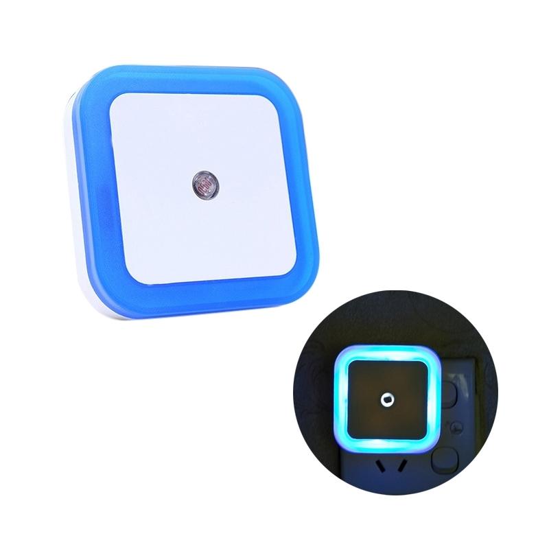 Lampa de veghe LED cu senzor de miscare