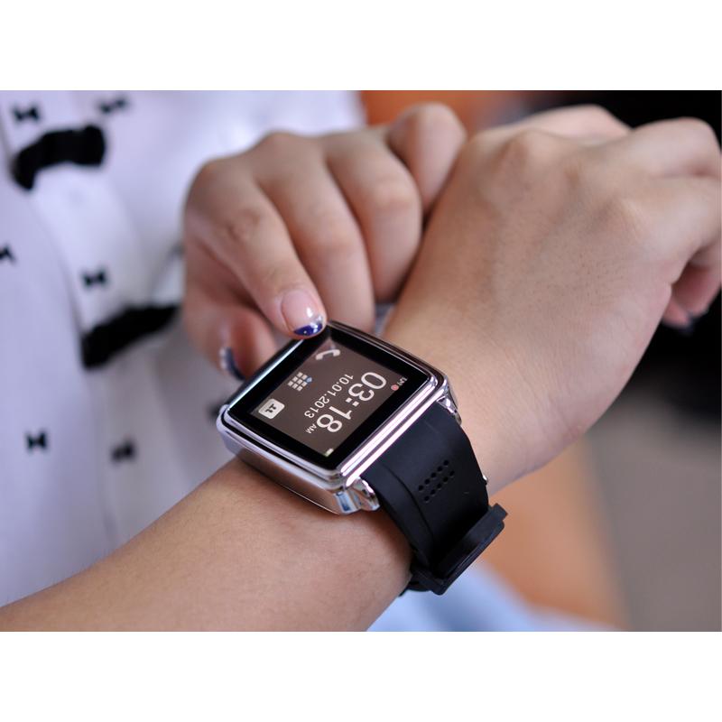 Ceas Smartwatch Color cu Bluetooth si Touchscreen