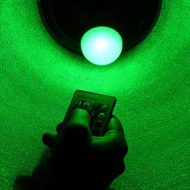 Bec LED RGB cu telecomanda